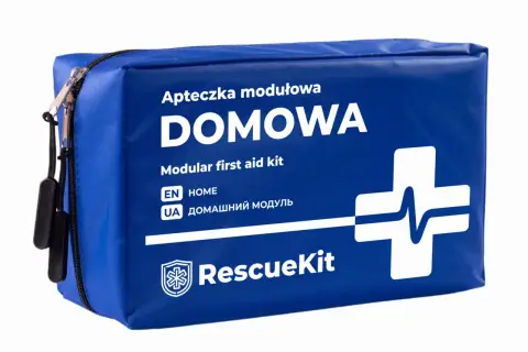 Niebieska torba RescueKit z napisem "DOMOWA" i symbolem krzyża. Idealna do przechowywania rzeczy potrzebnych do dekontaminacji i pierwszej pomocy.